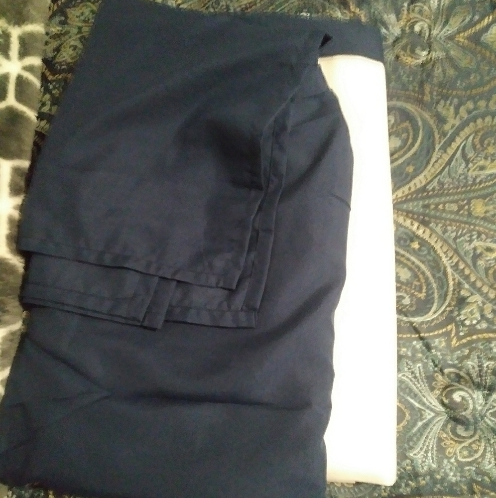 Bedskirt